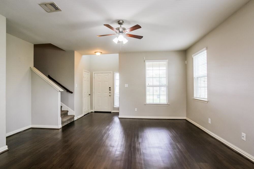 2818 Mesquite Ridge Drive - Photo 5 of 17