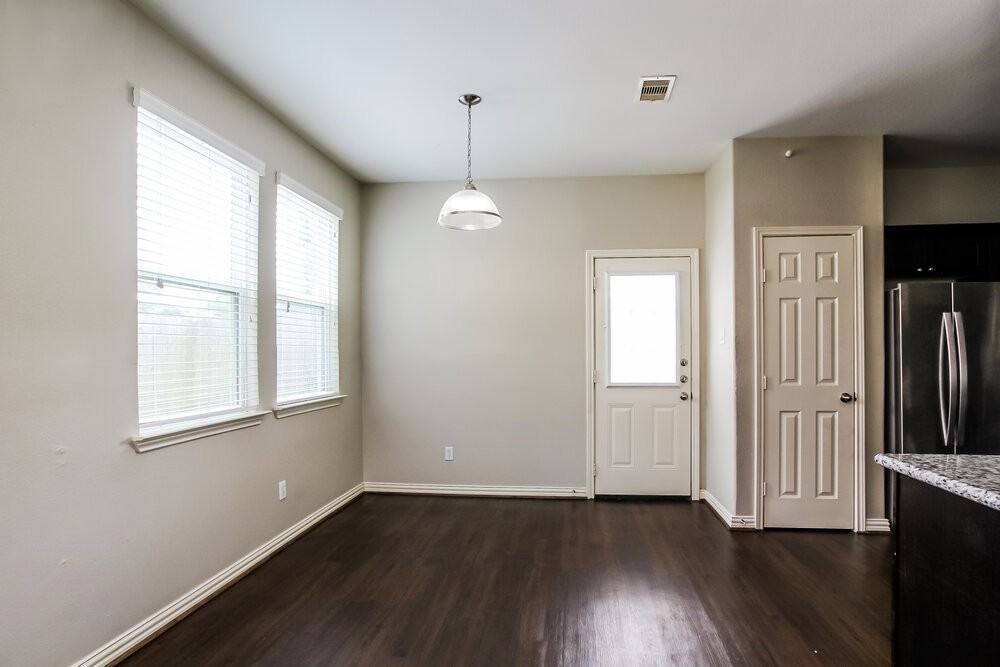 2818 Mesquite Ridge Drive - Photo 6 of 17