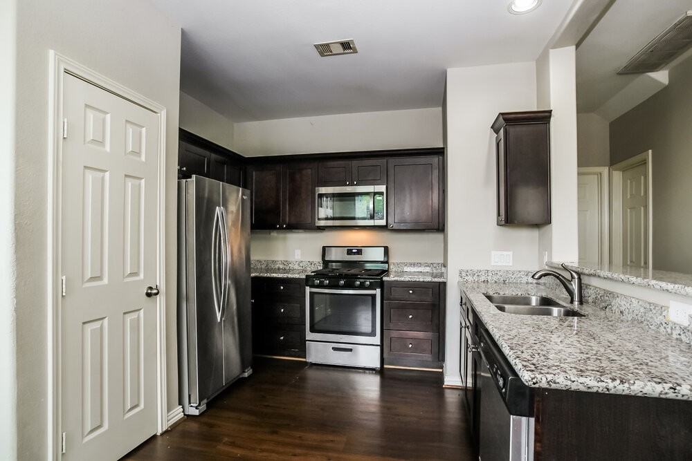 2818 Mesquite Ridge Drive - Photo 7 of 17