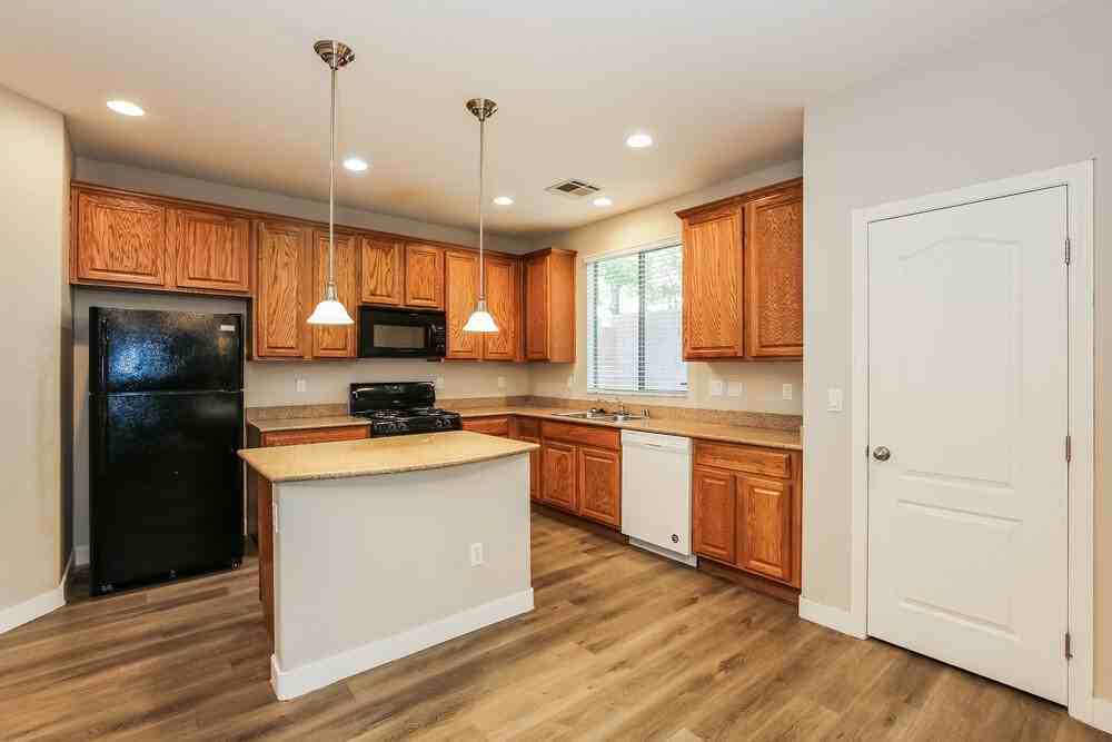 10436 Scotch Elm Ave - Photo 7 of 18