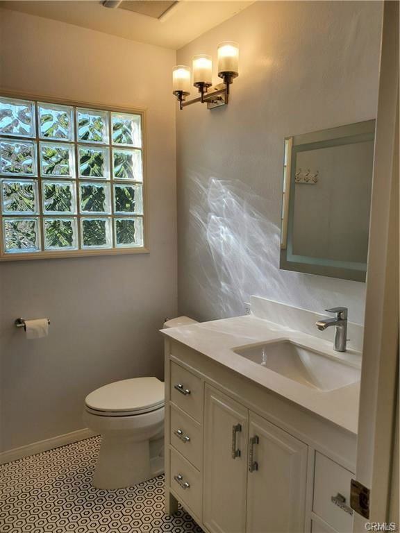 1904 Caminito De La Luna - Photo 2 of 8