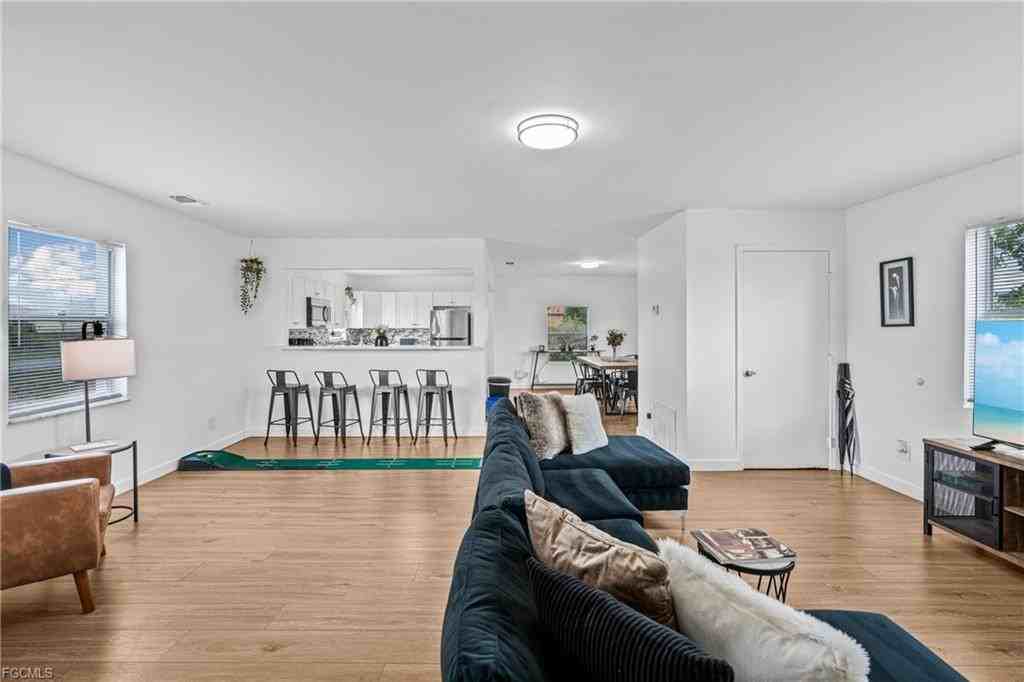 3303 6th St Sw - Photo 3 of 8