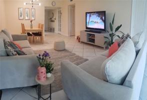 featured image of 550 Oaks Ln #202