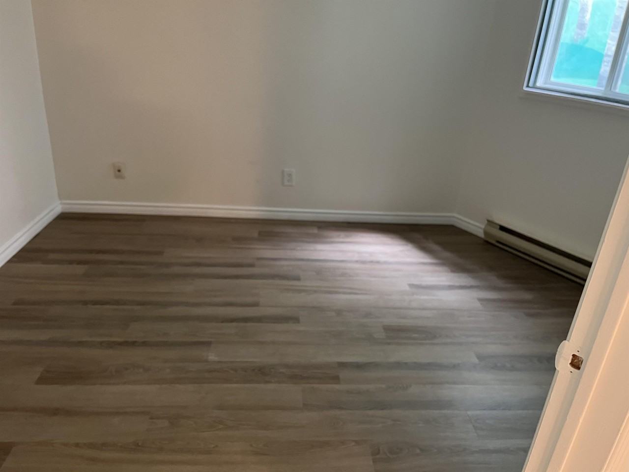 485 107-485 1st Ave W #107 - Photo 3 of 15