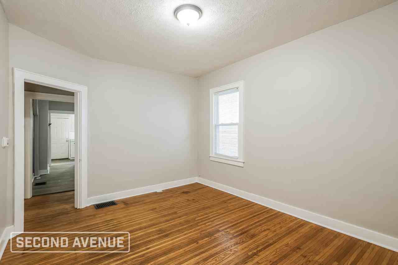 459 S 41st St - Photo 4 of 30