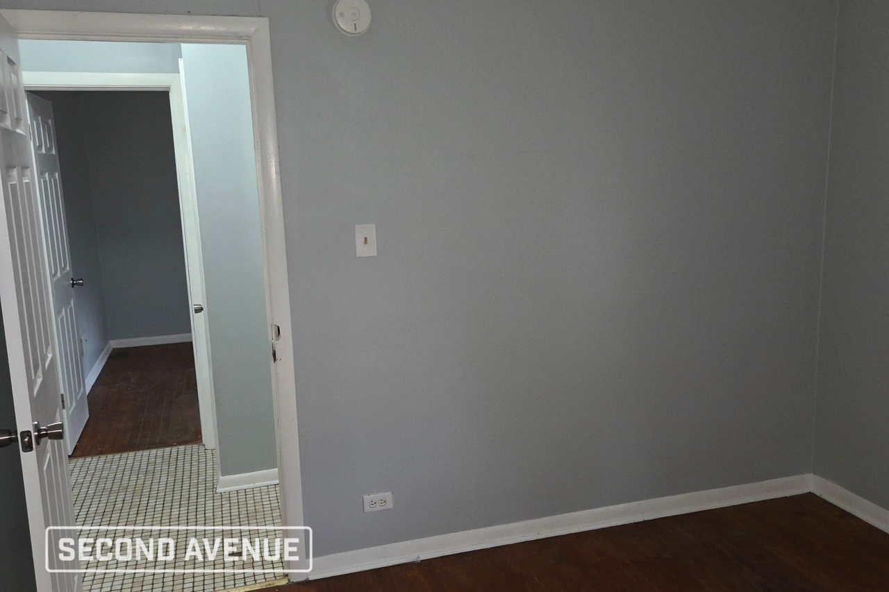 10605 S Indiana Ave - Photo 4 of 9