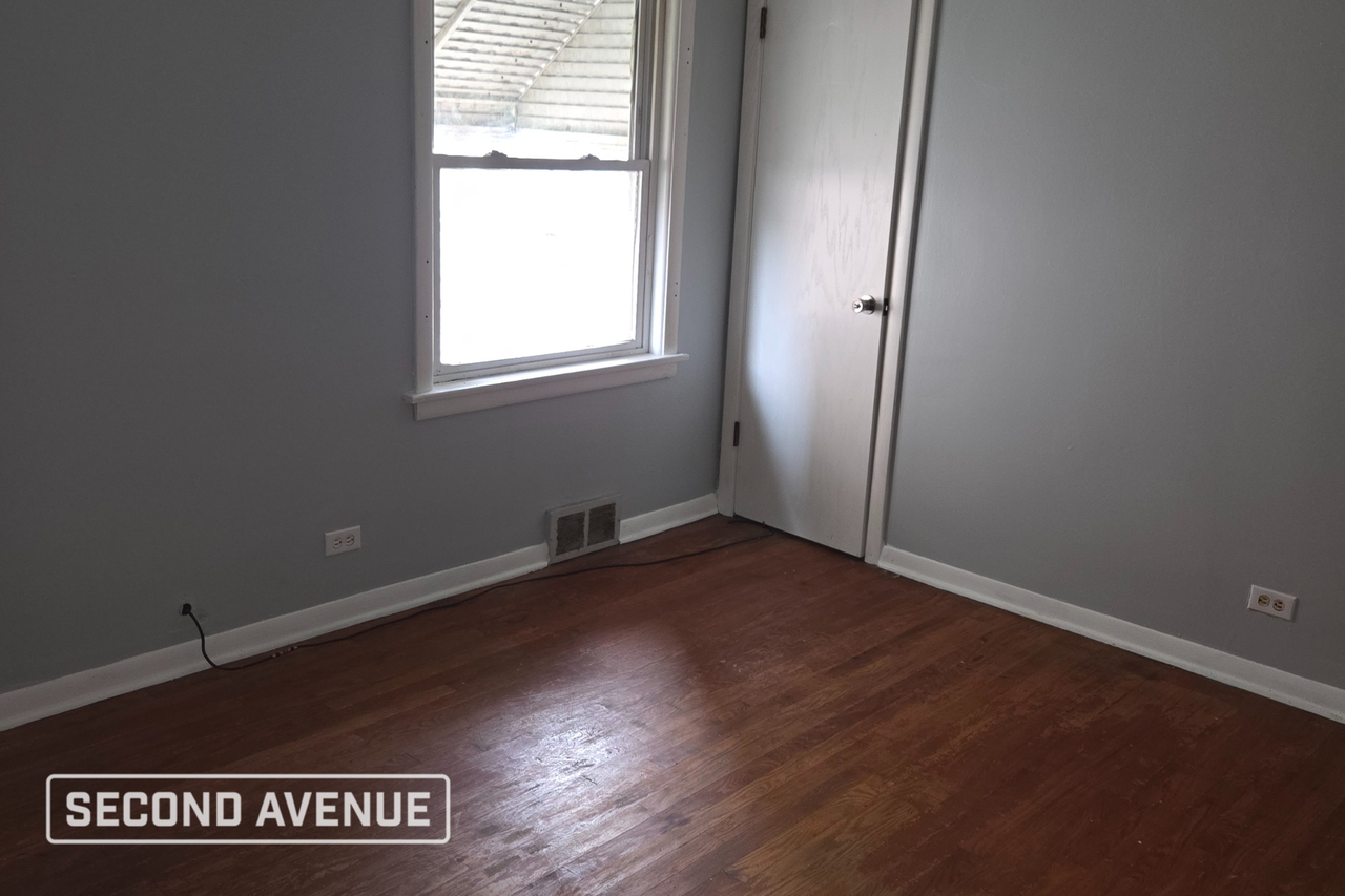 10605 S Indiana Ave - Photo 5 of 9