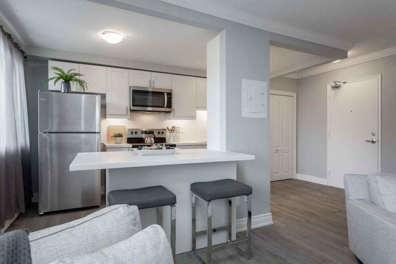 150 Bay Street South - Photo 6 of 11