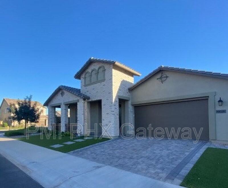 2353 E Athena Ave - Photo 2 of 26