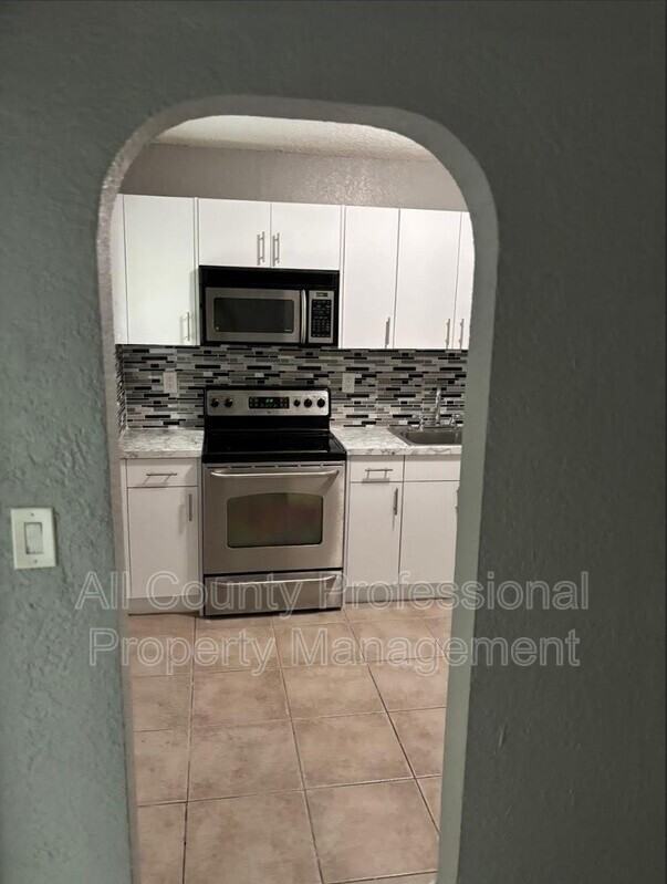 407 Se 3rd Ave #B - Photo 4 of 6