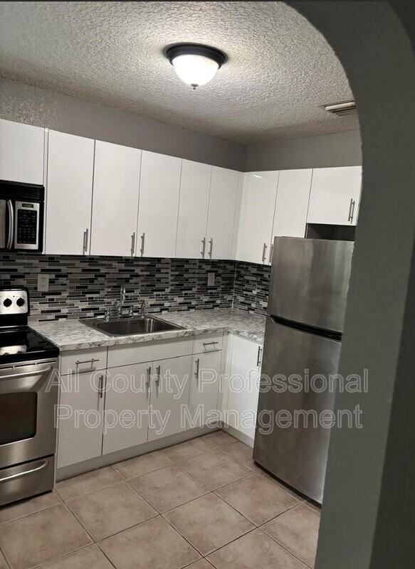 407 Se 3rd Ave #B - Photo 5 of 6