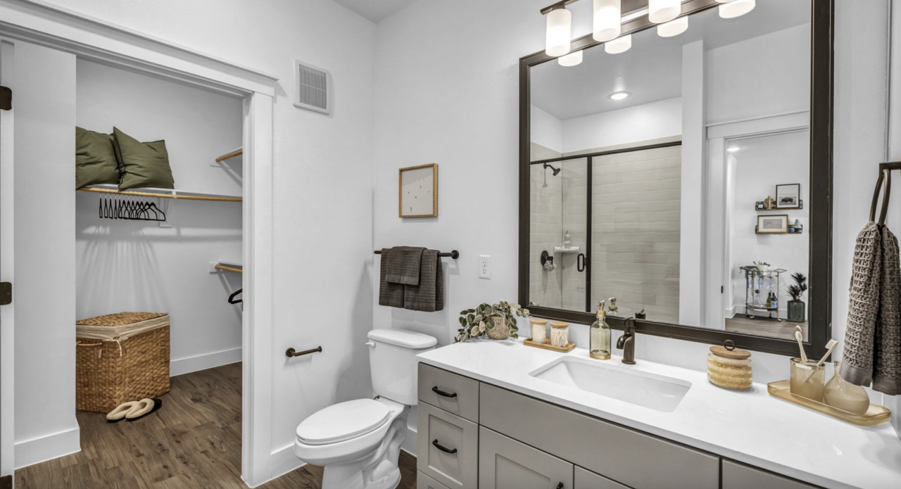 7110 East Ben White Boulevard - Photo 7 of 19