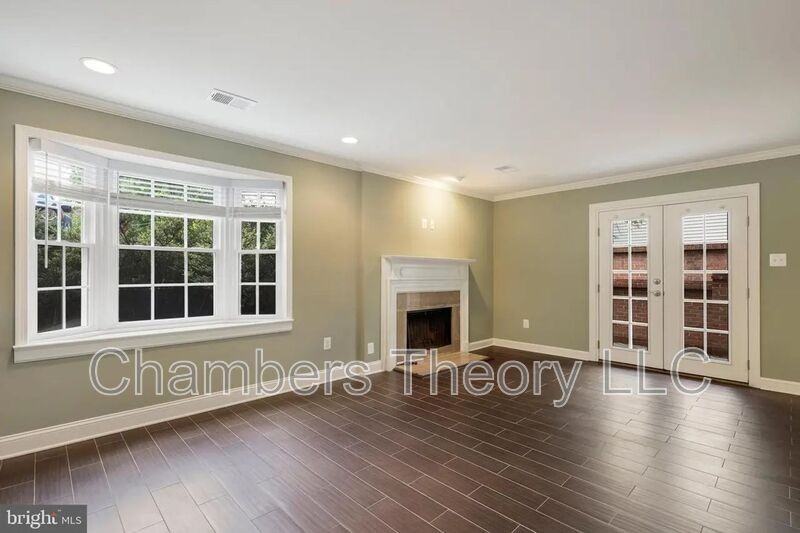 1800 21st St N - Photo 3 of 11