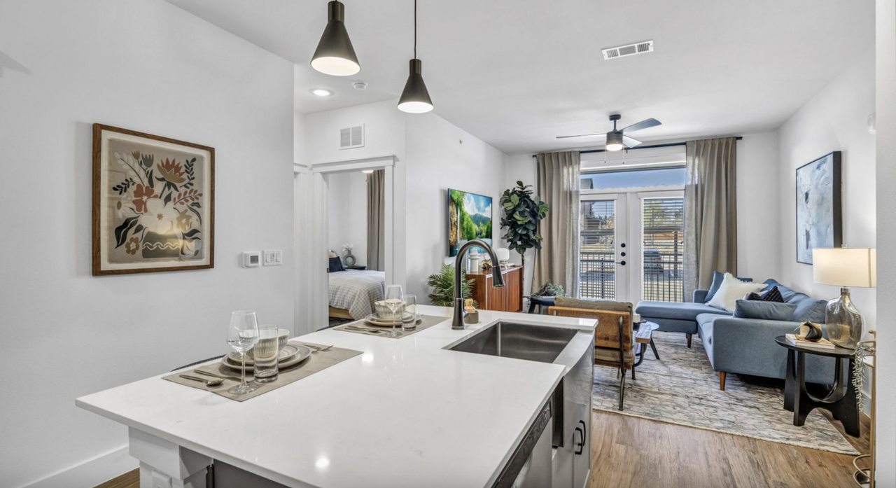 7110 East Ben White Boulevard - Photo 2 of 19