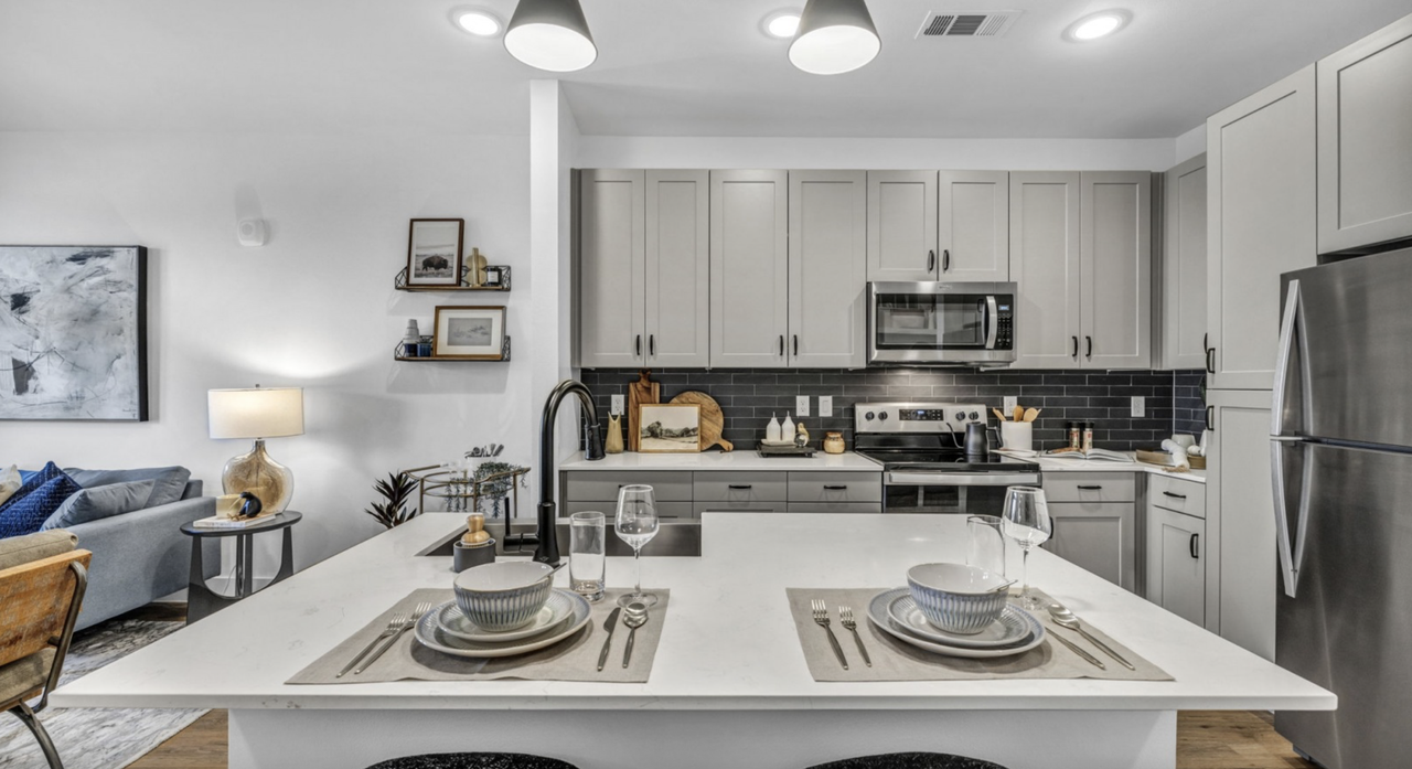 7110 East Ben White Boulevard - Photo 4 of 19