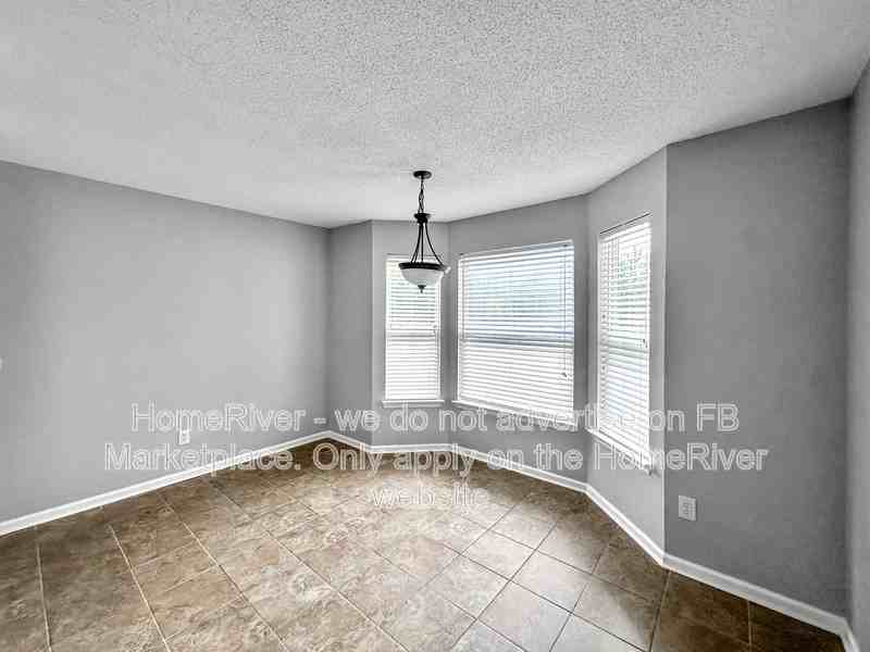 2053 Reflective Waters Rd - Photo 4 of 24