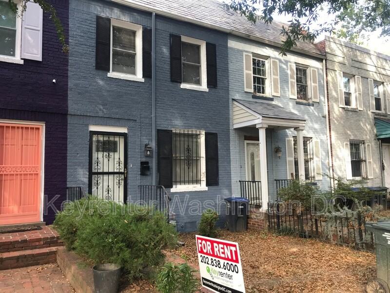 107 P St Sw #SW - Photo 2 of 30