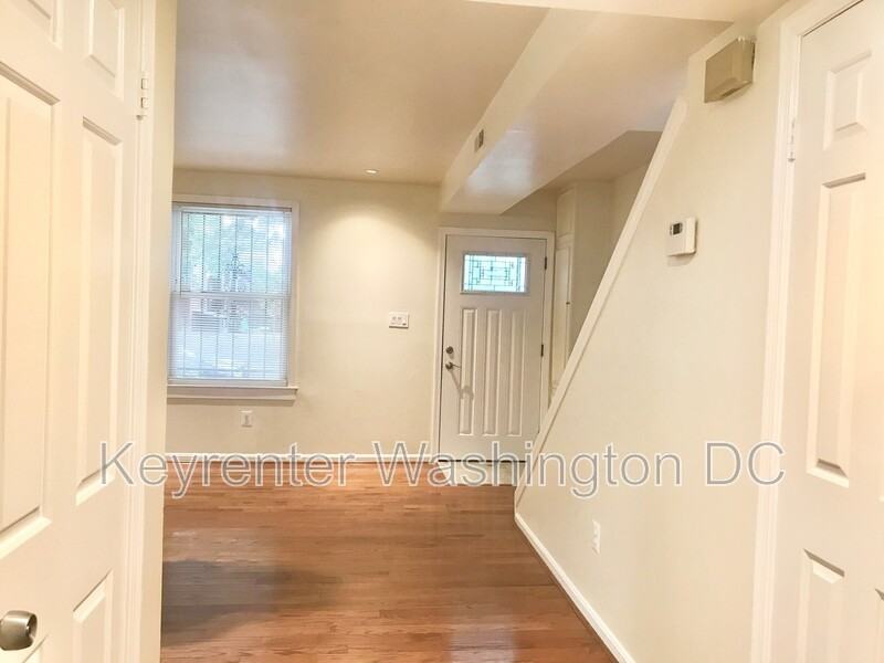 107 P St Sw #SW - Photo 7 of 30