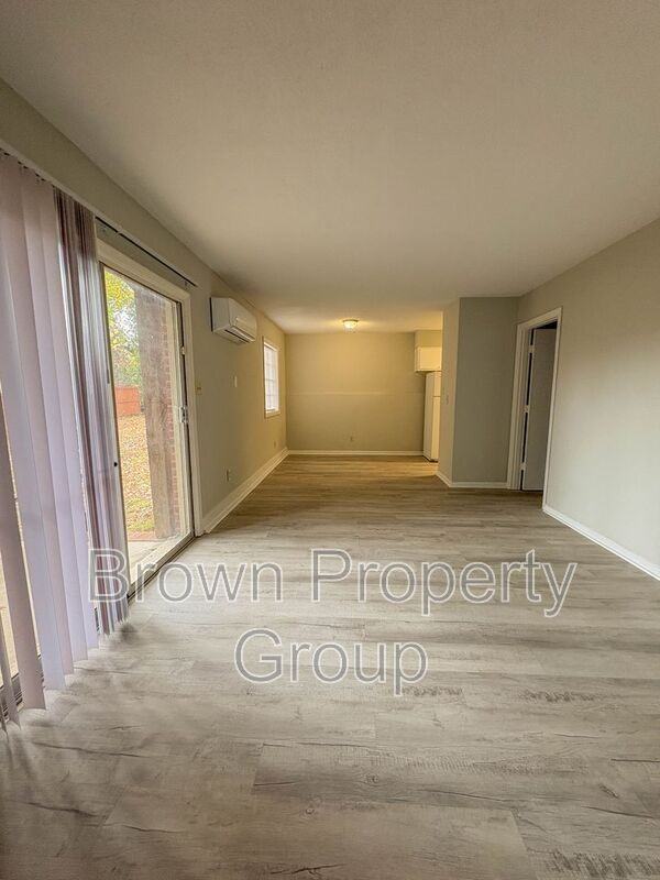 2456 Bragg Blvd Apt C - Photo 2 of 15