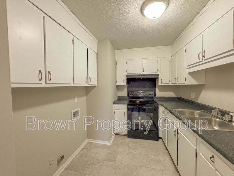 2456 Bragg Blvd - Photo 3 of 9