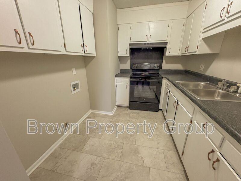 2456 Bragg Blvd - Photo 4 of 9
