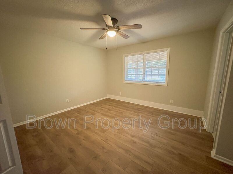 2456 Bragg Blvd - Photo 5 of 9