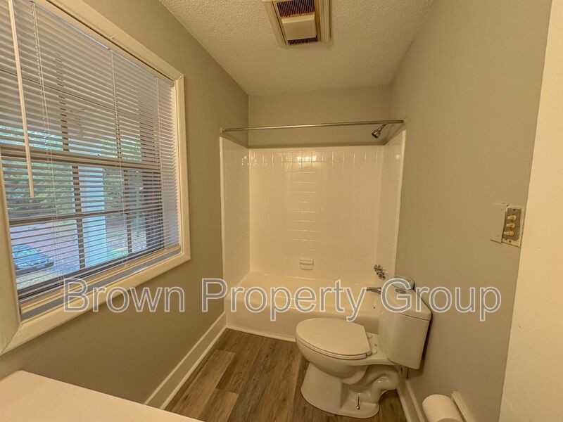 2456 Bragg Blvd - Photo 6 of 9