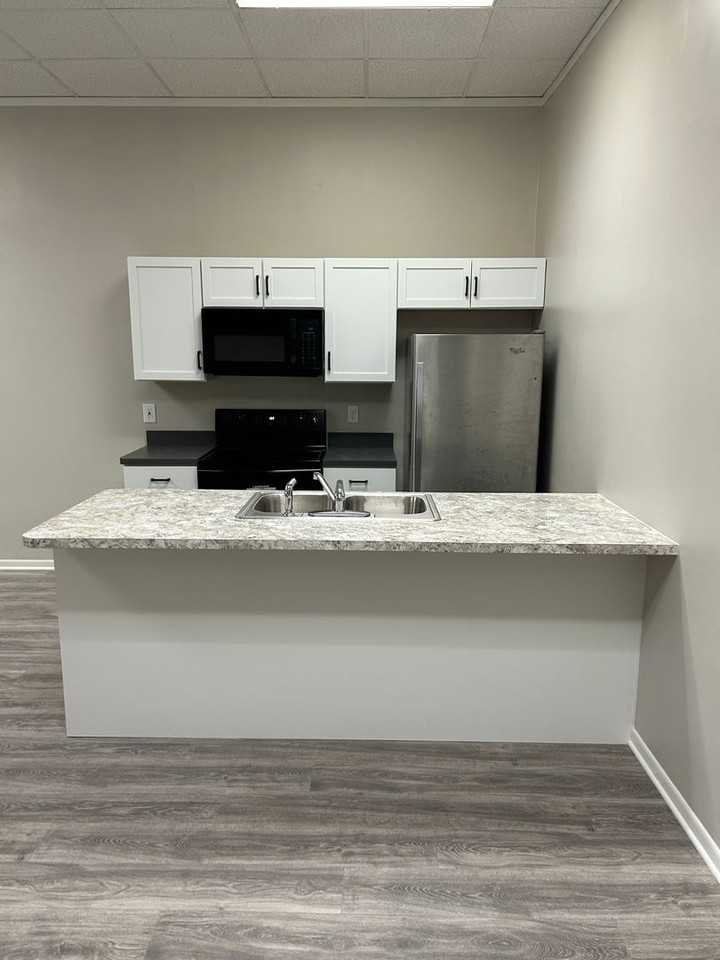 Four Ever Plaid, LLC (FOUR) - Photo 4 of 26