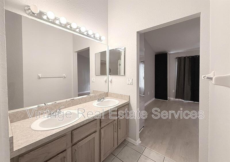 1719 Hammocks Ave - Photo 4 of 4