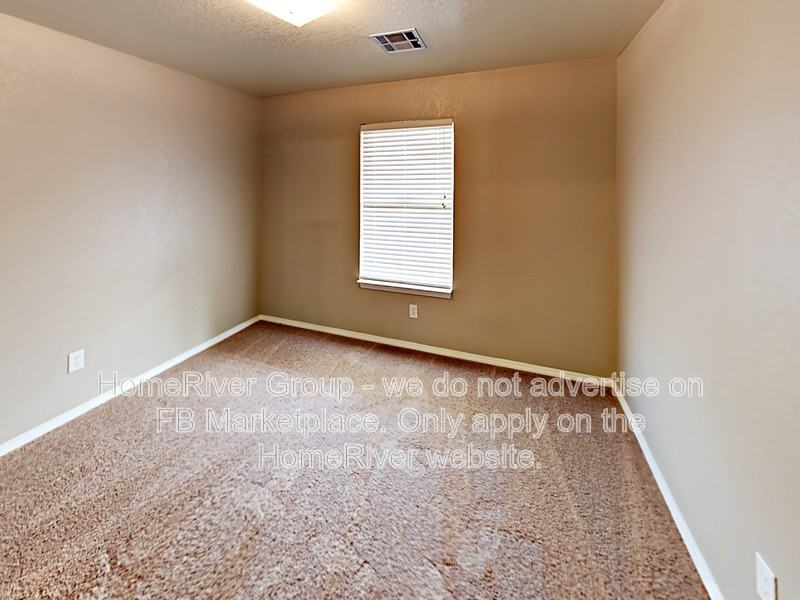 1013 Edinburg Drive - Photo 7 of 22