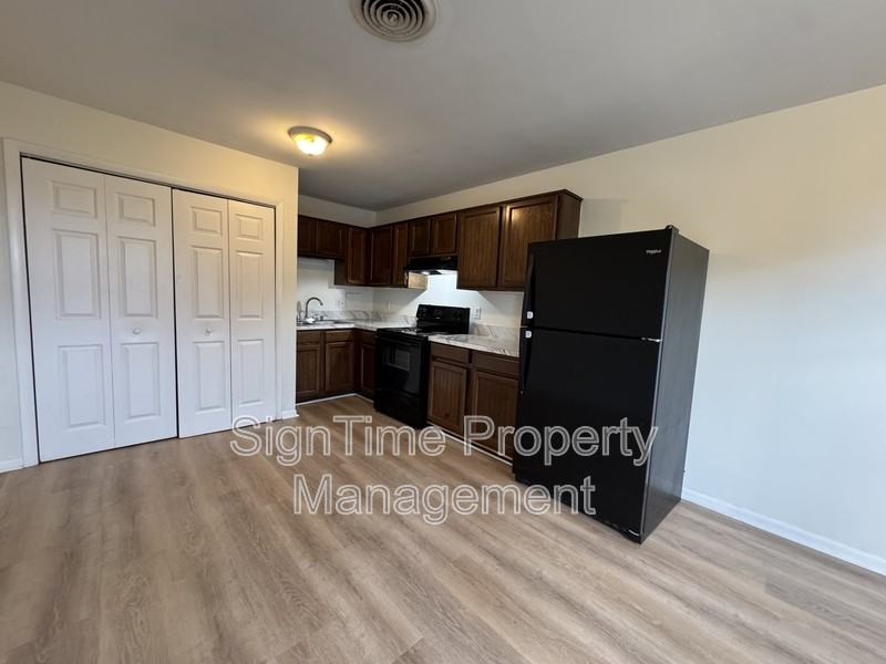 227 Wakefield Rd - Photo 3 of 20