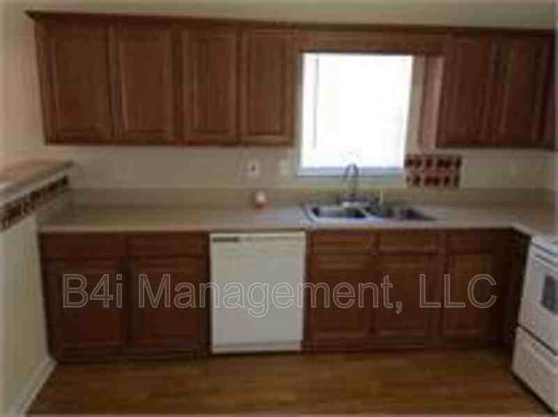 2423 Brianna Dr - Photo 3 of 15