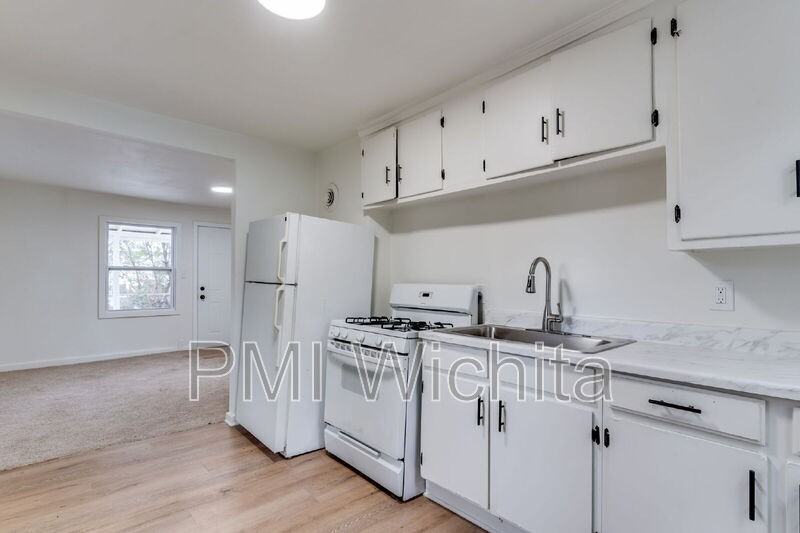 4309 E Lincoln St - Photo 5 of 14