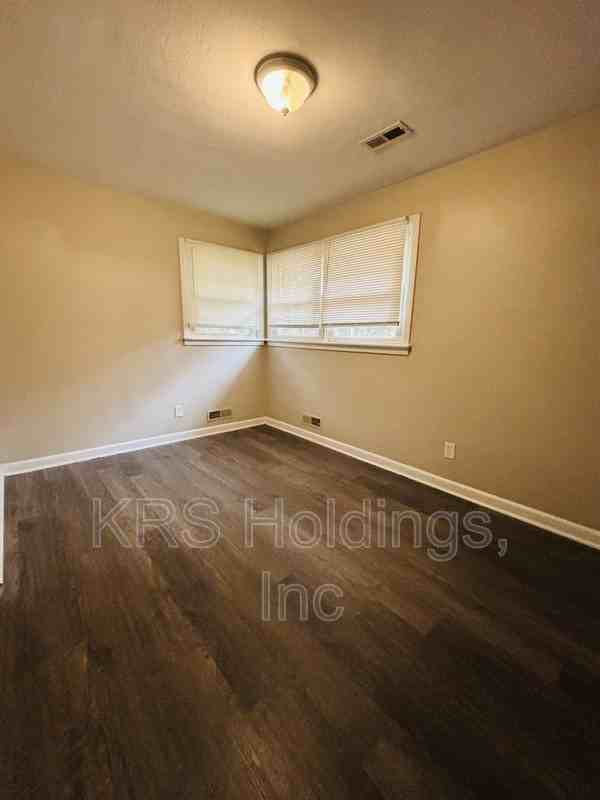 1905 Perrel Street - Photo 5 of 13