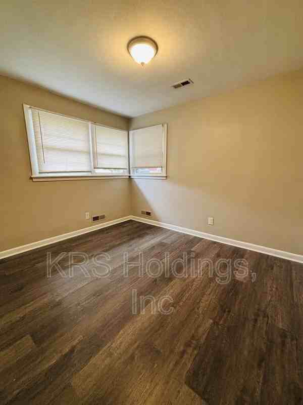 1905 Perrel Street - Photo 6 of 13