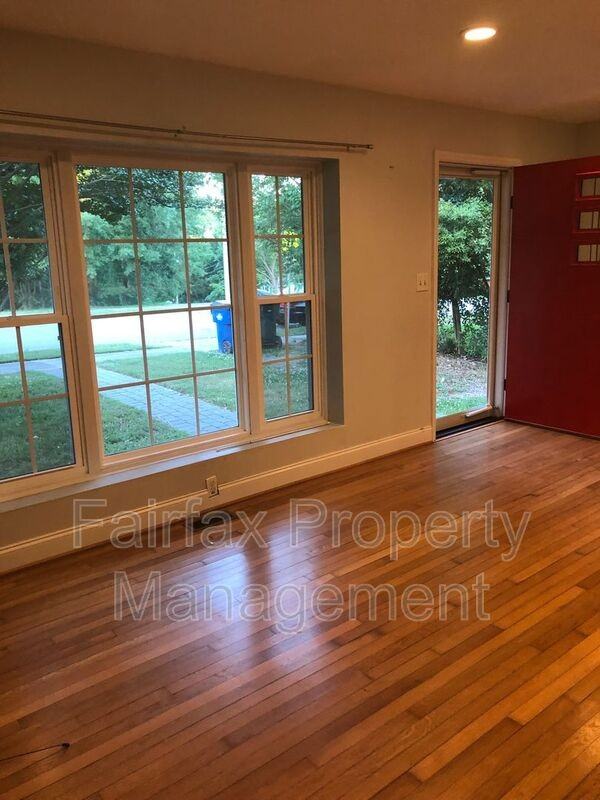 1113 Marlborough Rd - Photo 3 of 25