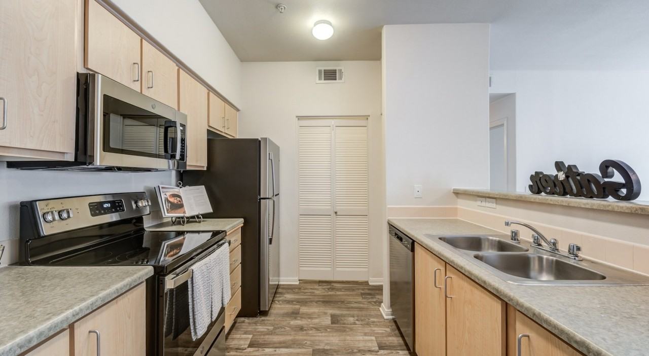 Sterling Pointe - Photo 4 of 19