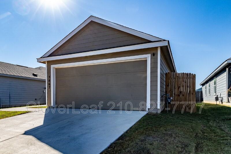 5867 Coahulia Rdg - Photo 2 of 31