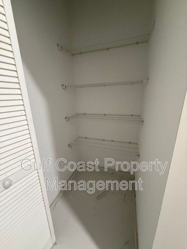 2052 Ne 18th Ter - Photo 5 of 27