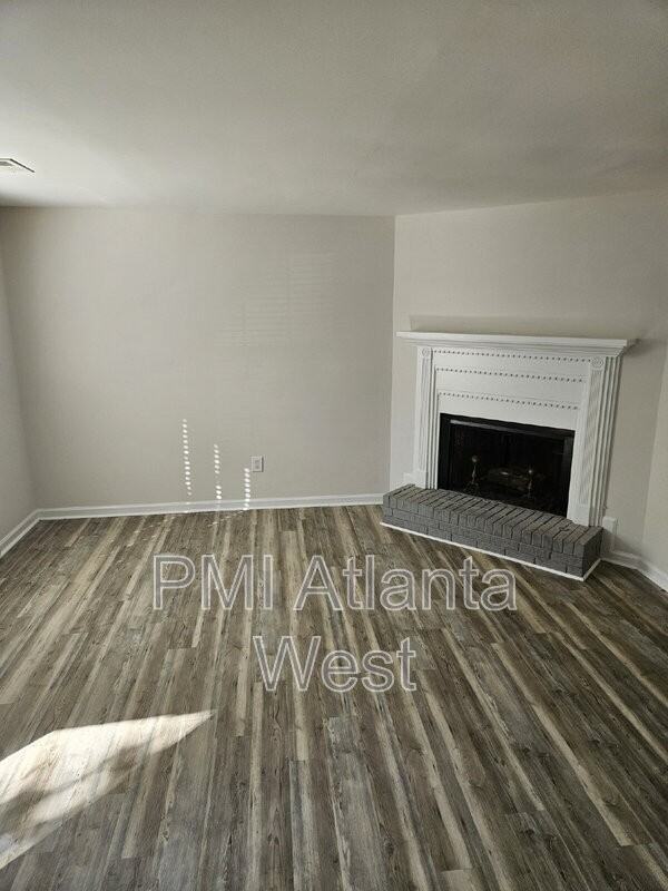 5128 Afton Way Se - Photo 3 of 13