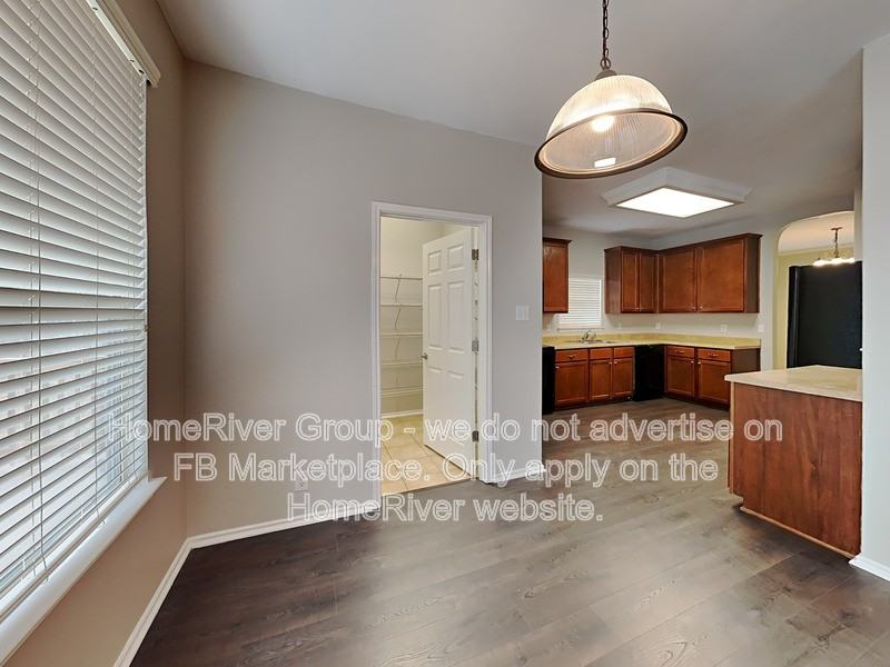 324 Moonlight Ct - Photo 7 of 36