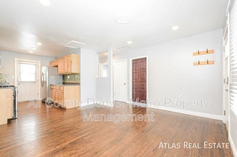 661 Stuart St - Photo 2 of 18