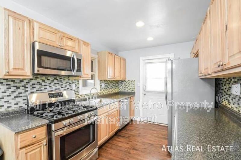 661 Stuart St - Photo 7 of 18