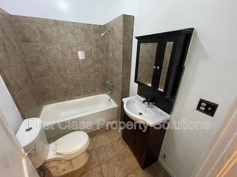 121 Northwest 29th Street - Photo 7 of 16