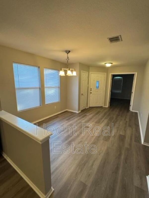 12309 Drummond Dr - Photo 2 of 10