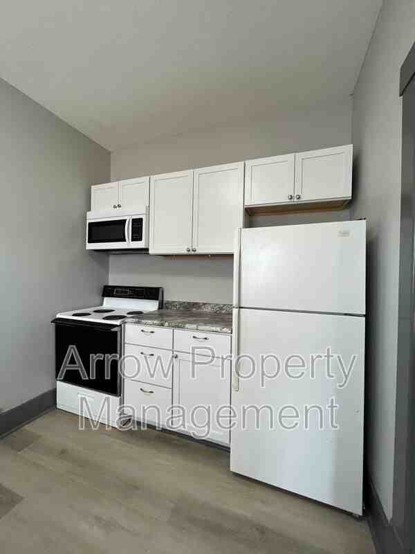 1524 N St - Photo 3 of 13