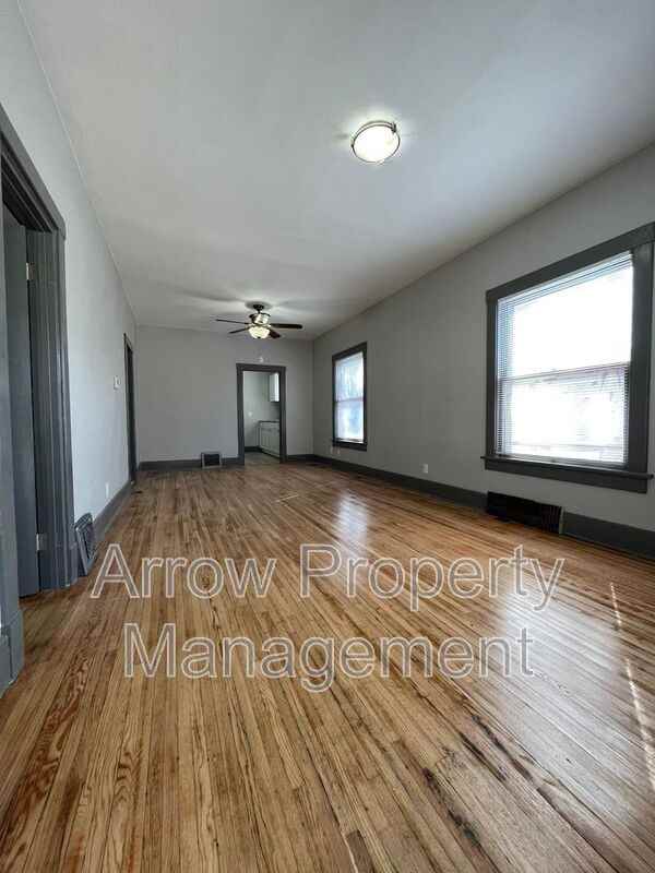 1524 N St - Photo 7 of 13