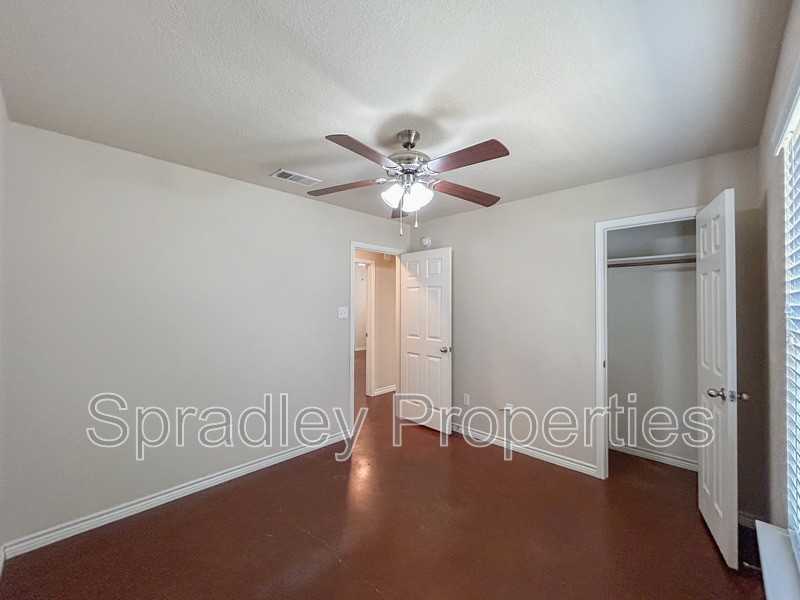 525B Pepper Spring Ct - Photo 6 of 12