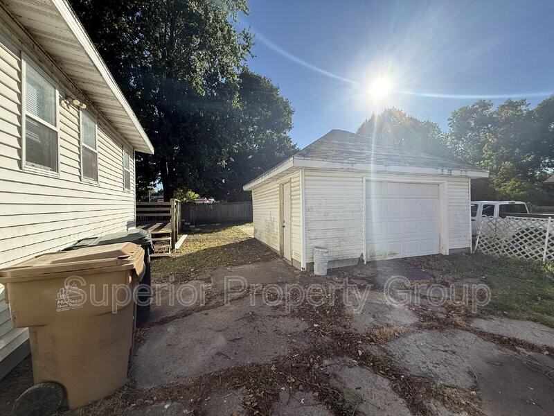 18 N Fair Oaks Ave - Photo 3 of 32