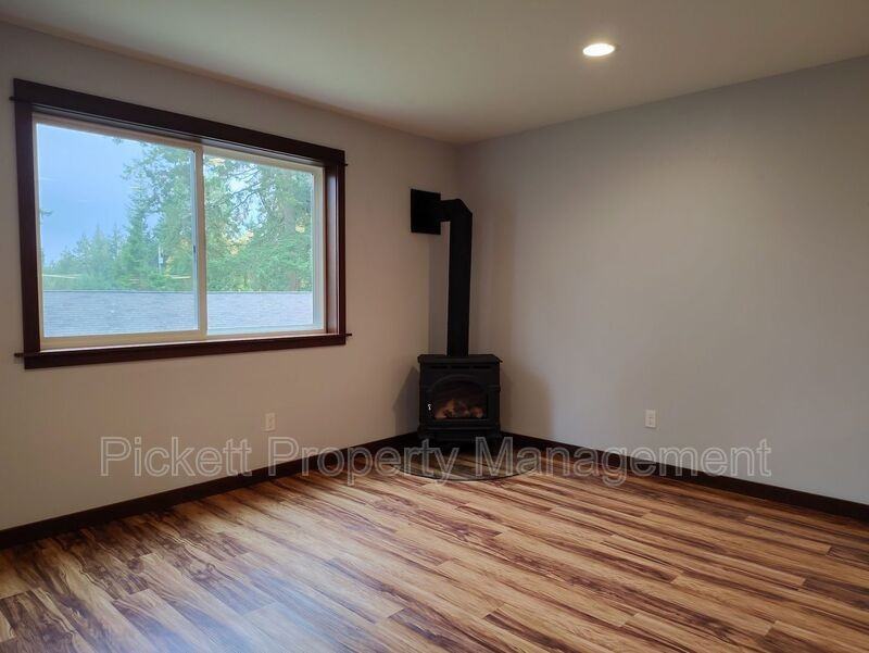 10715 Rhody Way - Photo 7 of 13